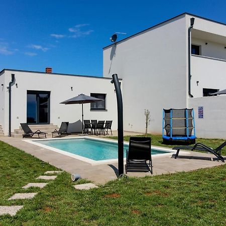 Ferienhaus Mit Privatpool Fuer 4 Personen Ca 60 Qm In Sisan, Istrien Suedkueste Von Istrien Exterior foto
