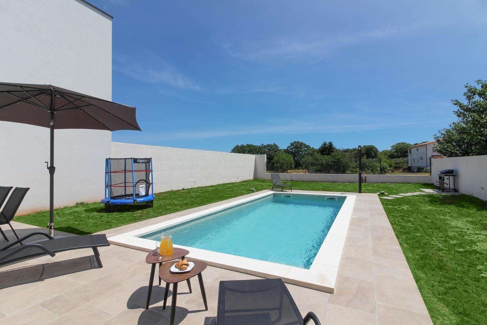 Ferienhaus Mit Privatpool Fuer 4 Personen Ca 60 Qm In Sisan, Istrien Suedkueste Von Istrien Exterior foto