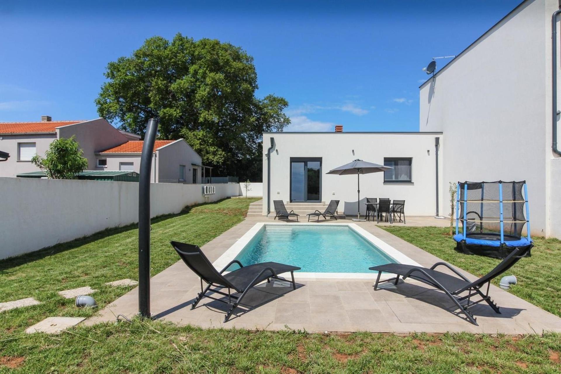 Ferienhaus Mit Privatpool Fuer 4 Personen Ca 60 Qm In Sisan, Istrien Suedkueste Von Istrien Exterior foto
